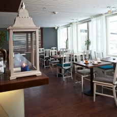 Tekero referents Kalevi Jahtklubi Resto Pirital. Spacia Antique Oak puiduimitasioon.