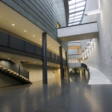 Tekero referents KUMU kunstimuuseum. Nora kummikate Luxor, Nora kummitrepid Norament Steptreads.